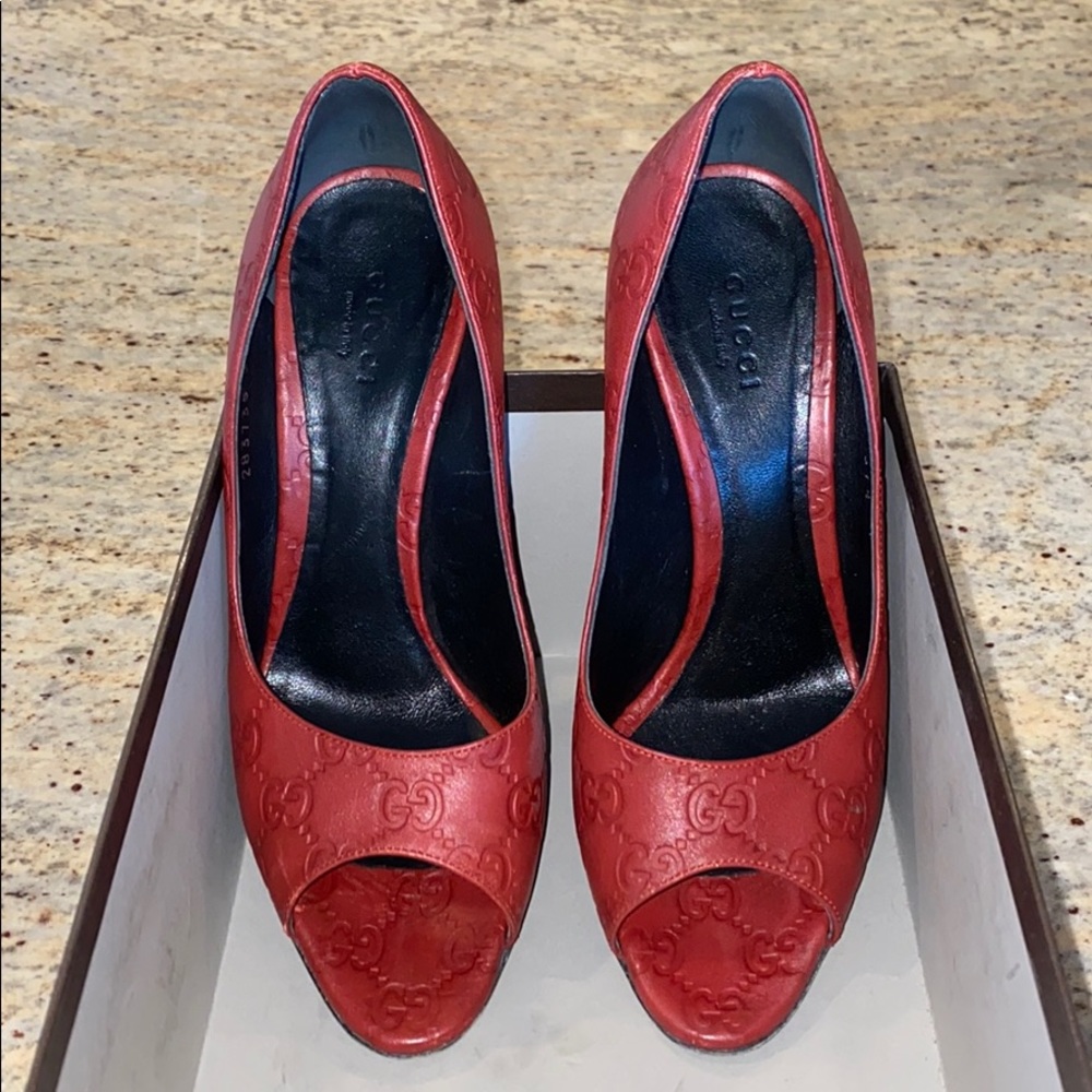 Gucci Stiletto | Red Rusty | 7.5 | Great Condition